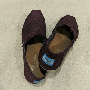 Toms purple shoes